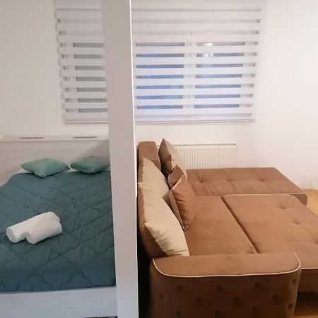 Emili Apartman Jagodina Kamer foto