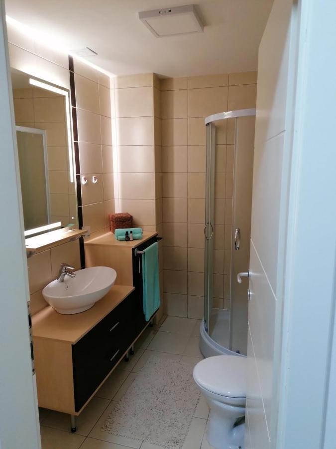 Emili Apartman Jagodina Buitenkant foto