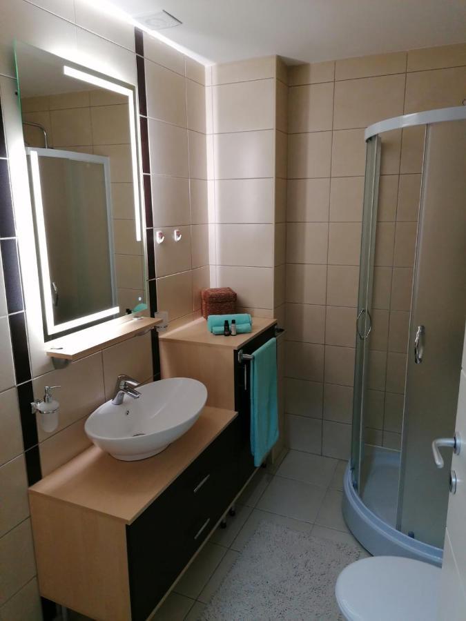 Emili Apartman Jagodina Buitenkant foto