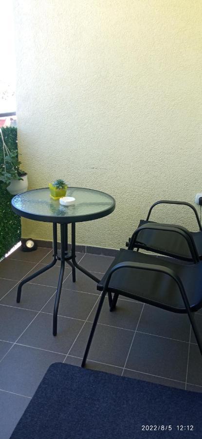 Emili Apartman Jagodina Buitenkant foto