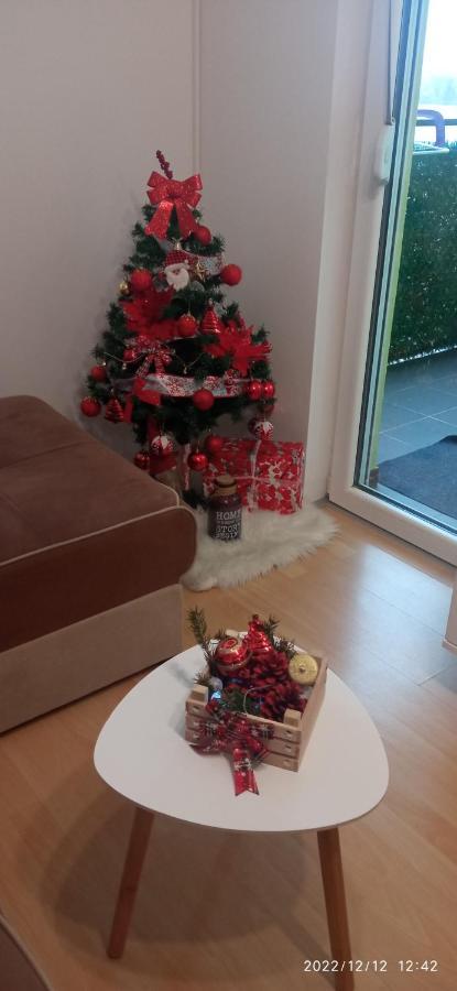 Emili Apartman Jagodina Buitenkant foto
